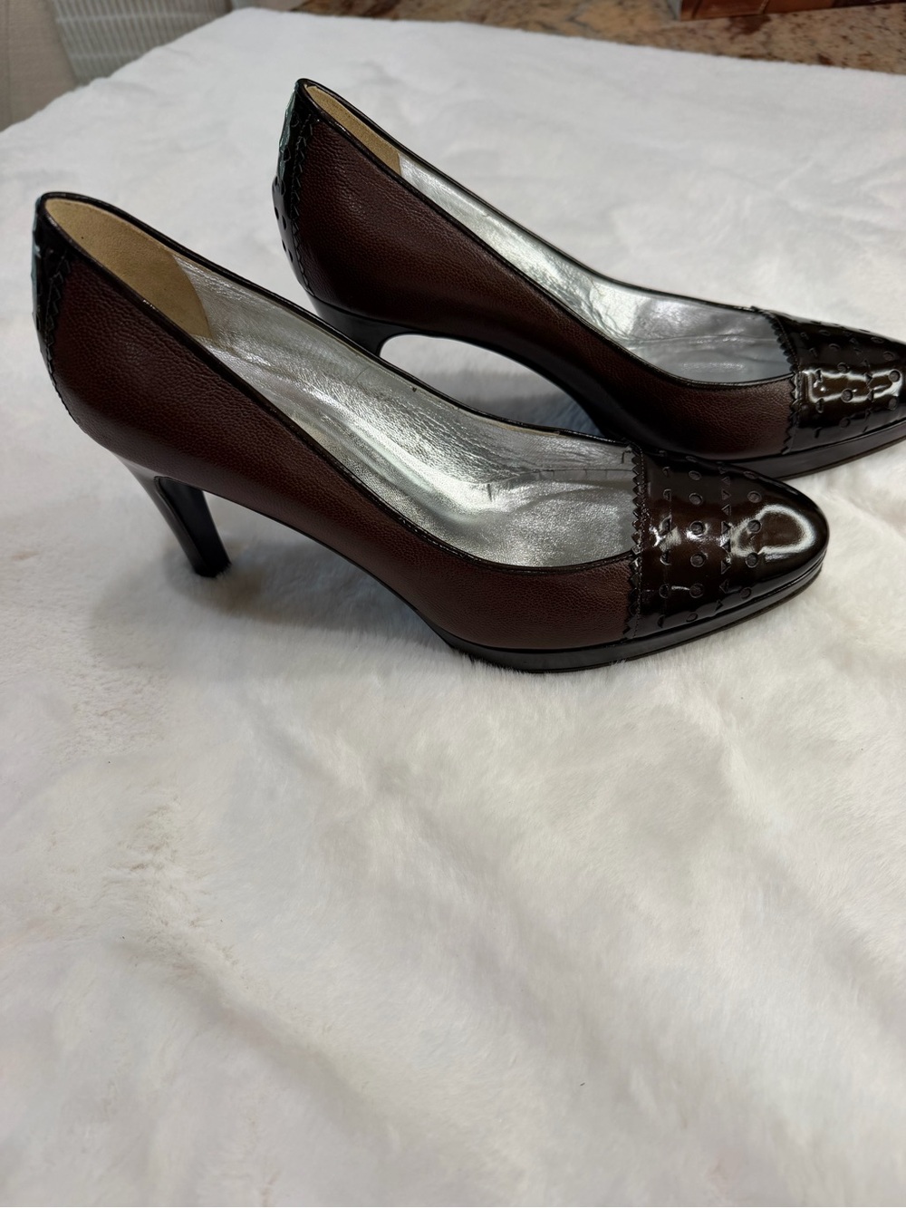 Mariani Studio Handcrafted Brown Patent Leather Cap-Toe Pumps size 8 (38 1/2)